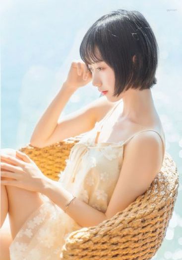 三妻四妾在线_十万网红美女美酱