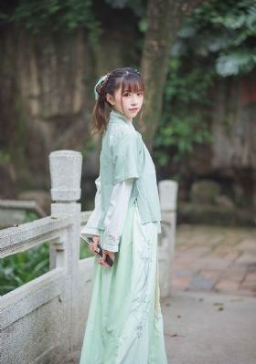 美女动态视频真人后进式免费_BD国语电影免费在线