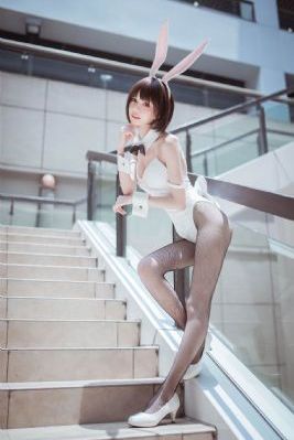 偷拍老年野外树林交易图_高清完整在线观看